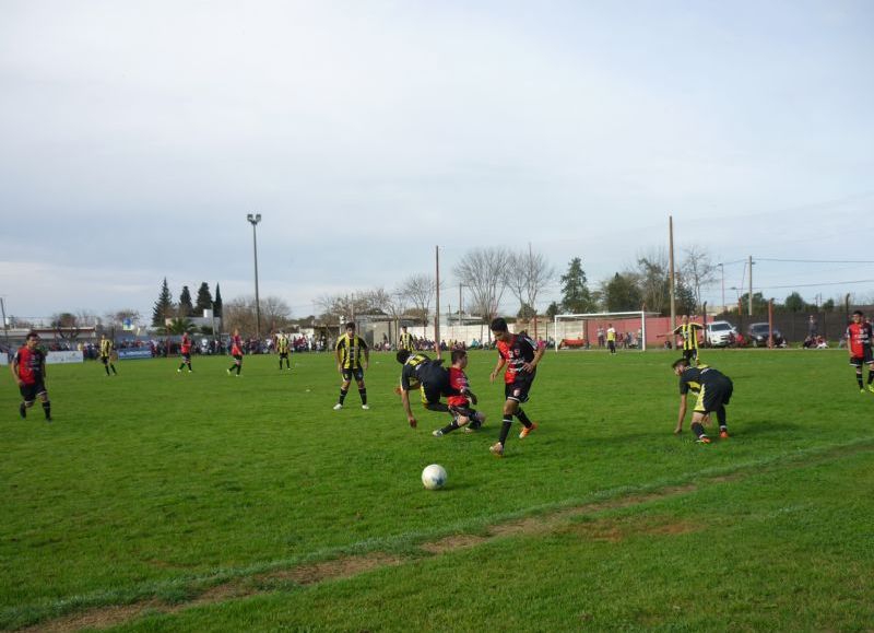 En su cancha le ganó a El Huracán 3 a 2.