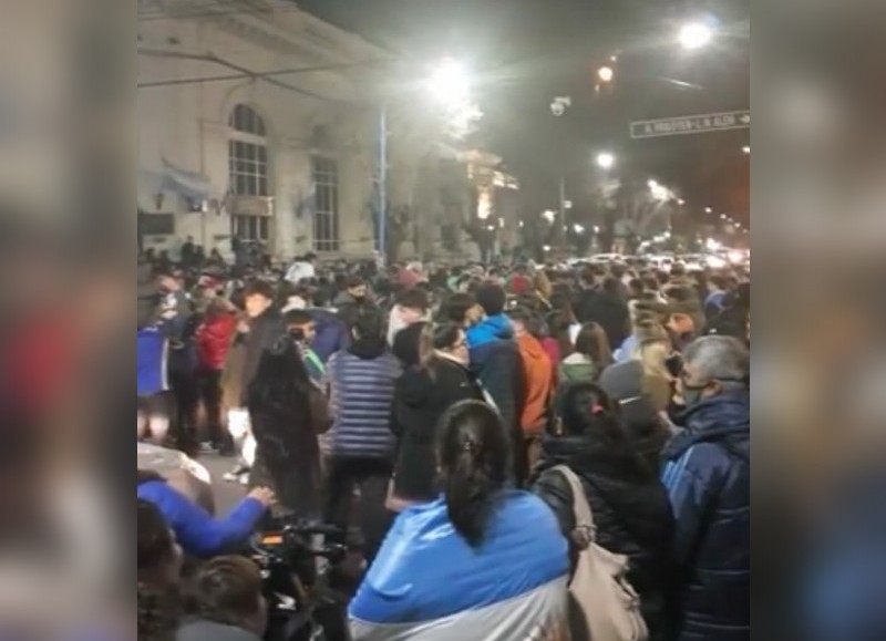 El centro fue invadido por los rojenses.