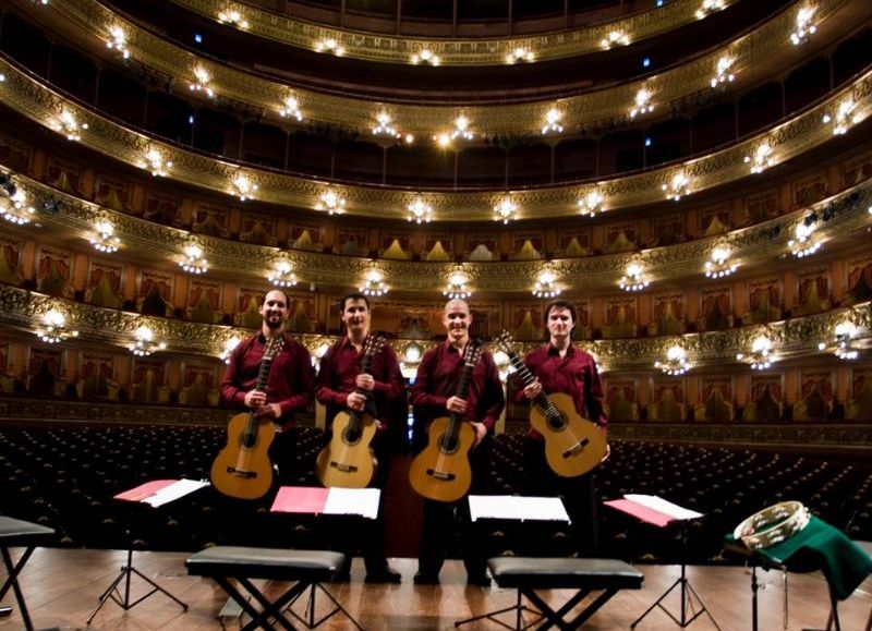 Prestigioso cuarteto de guitarras.