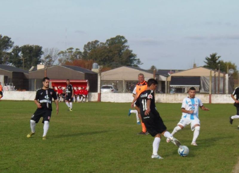 Juventud visita a Boca.