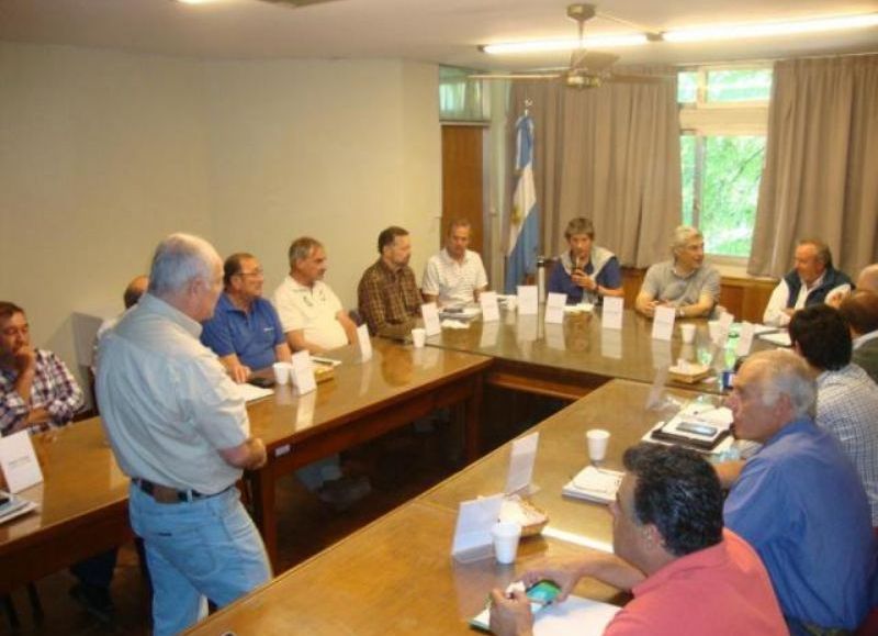 Del Solar Dorrego en la reunión del Consejo del INTA.