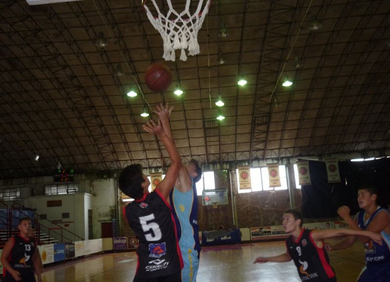 Los juveniles de Sportivo jugaron con Sports.