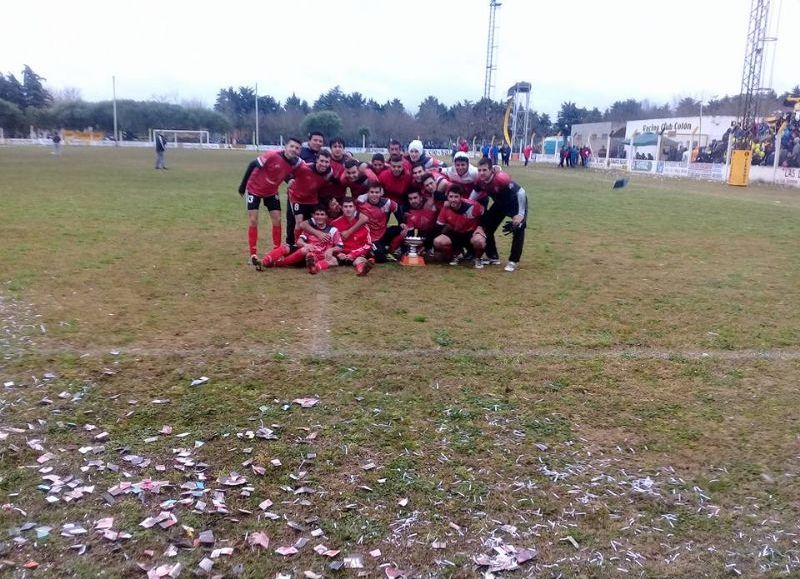 El “rojo” le volvió a ganar 2 a 1 a Social y se consagró.