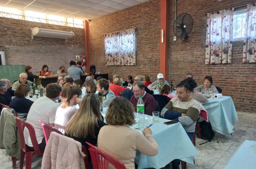 Luego hubo bingo, chocolate y torta.