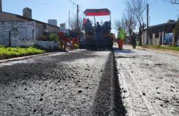 Comenzó la obra de asfaltado en Barrio 20 de Octubre