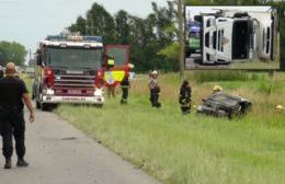 Choque entre un automóvil y un camión en la Ruta 31: cuatro policías heridos