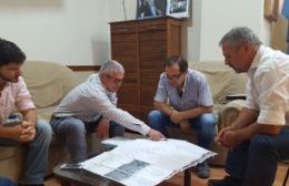 Hidráulica presentó proyecto para construir una defensa en el río Rojas