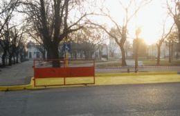 Continúa el trabajo de chapa y pintura en el entorno de la Plaza San Martin