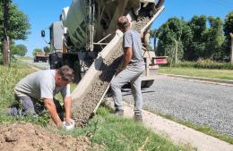 Rafael Obligado: avanza el hormigonado de las nuevas columnas de alumbrado público