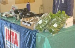 La delegación local del INTA entregó semillas en el Taller Protegido