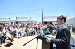 Kicillof entregó 27 viviendas nuevas para los vecinos de Salto