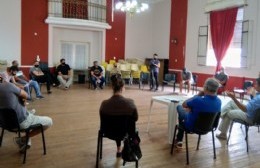 Reunión de autoridades municipales con titulares de confiterías y bares