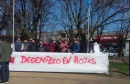 Trabajadores del frigorífico protestan frente al Municipio