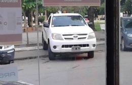 Ramón Castro ahora para a tomar cafecito en auto oficial