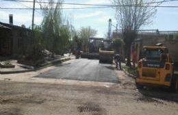 Asfalto en los barrios: Completaron las calles en PYM y cierran con Barrio Unión