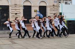 Sábado a puro ritmo en la Plaza San Martín