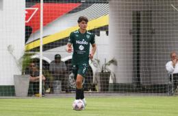 Jerónimo Álvarez y Franco Calderón comenzaron la pretemporada con la reserva de Sarmiento