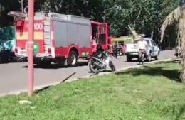 Motociclistas colisionan contra camión