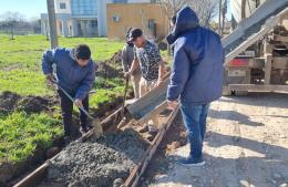 Avanza la construcción de cuneta en Barrio Santa Julia